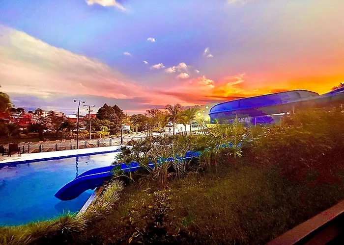 Apartamento Privado Vacacional A 5M Del Aeropuerto, 20 Minutos Del Parque Del Cafe Y Centro De Armenia Con 4 Piscinas, 3 Jacuzzi, Sauna By Molca Xperiences 3H
