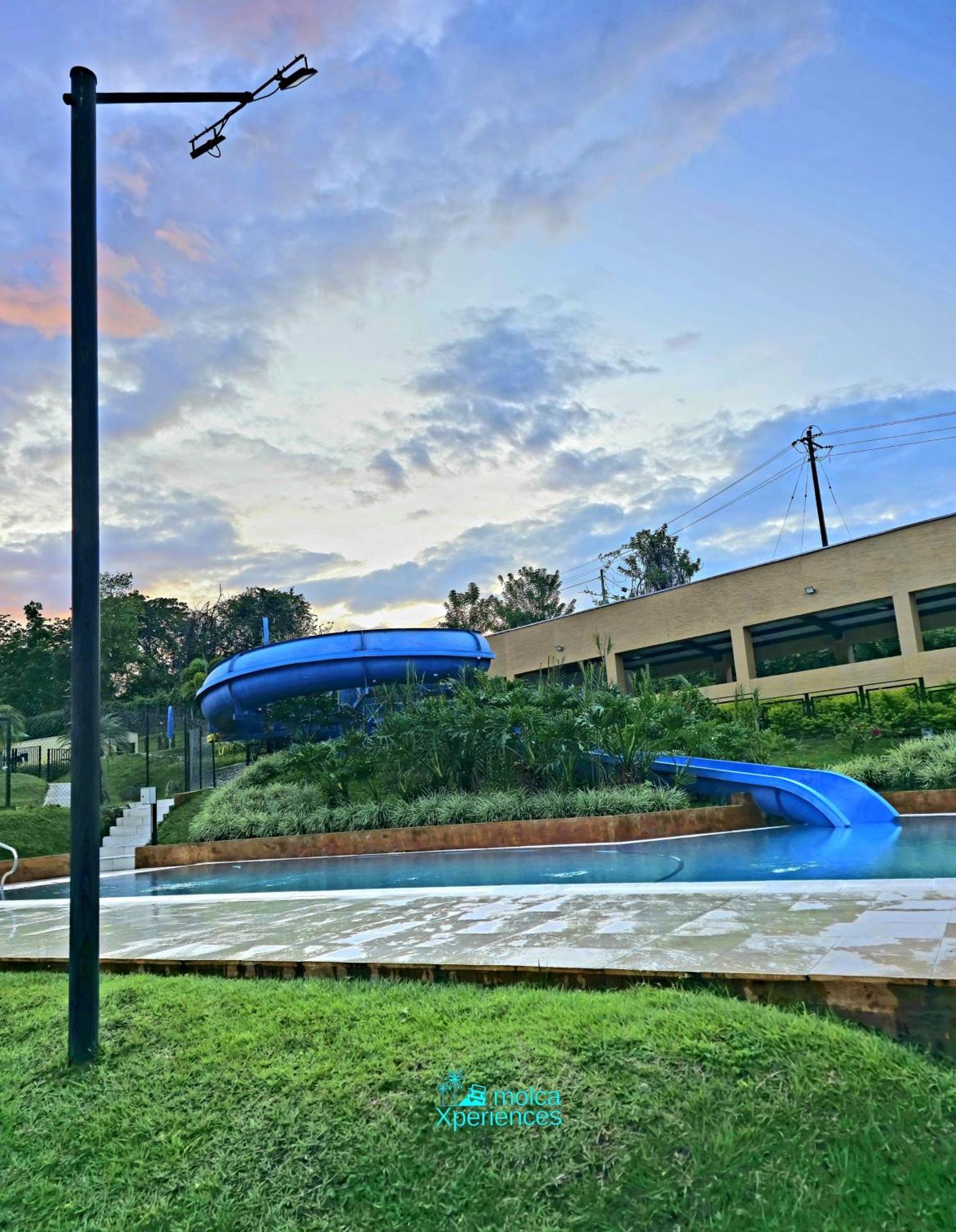 Privado Vacacional A 5m Del Aeropuerto, 20 Minutos Del Parque Del Cafe Y Centro De Con 4 Piscinas, 3 Jacuzzi, Sauna By Molca Xperiences 3h *