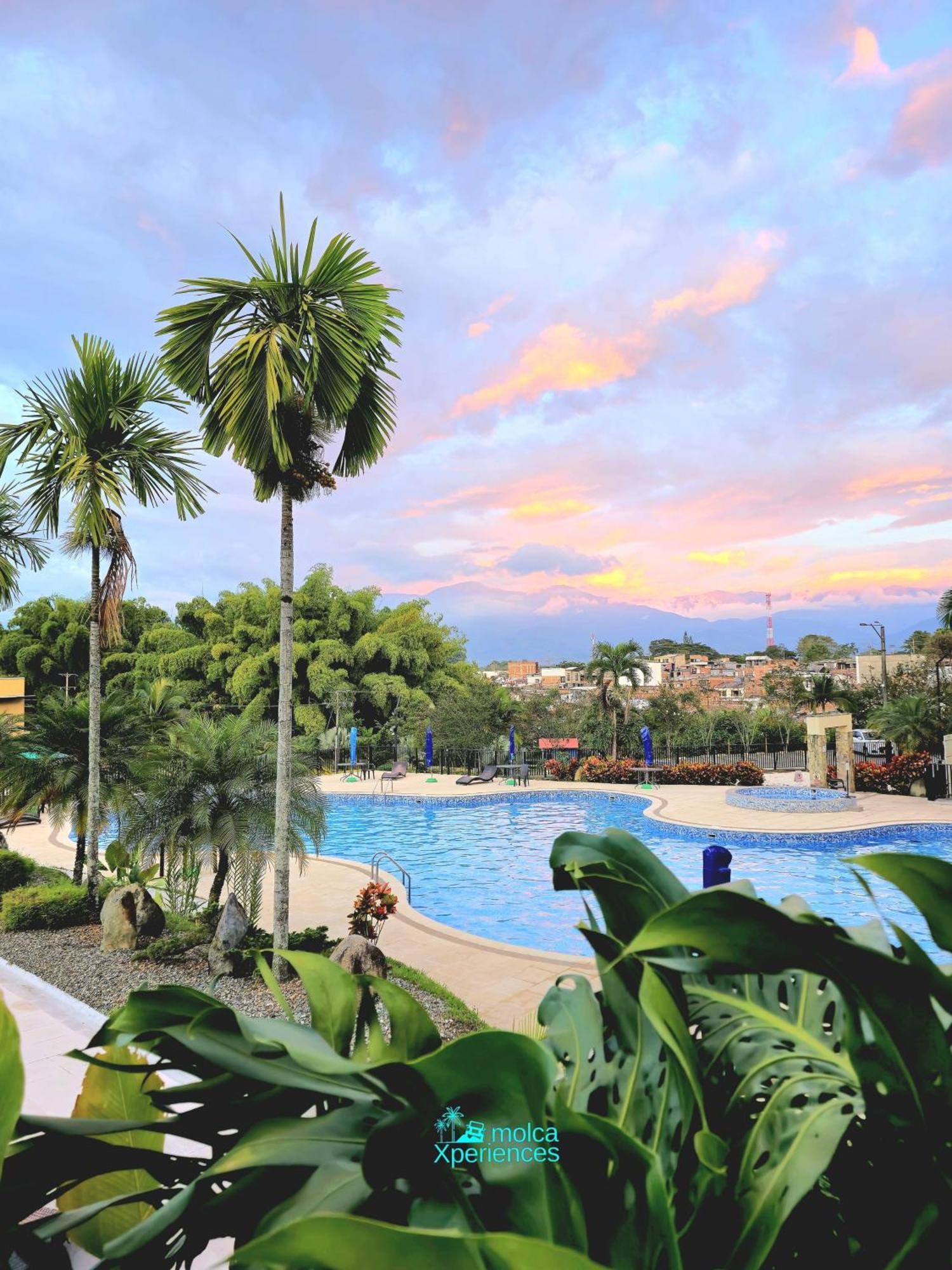 Privado Vacacional A 5m Del Aeropuerto, 20 Minutos Del Parque Del Cafe Y Centro De Con 4 Piscinas, 3 Jacuzzi, Sauna By Molca Xperiences 3h * Armenia (Quindio)