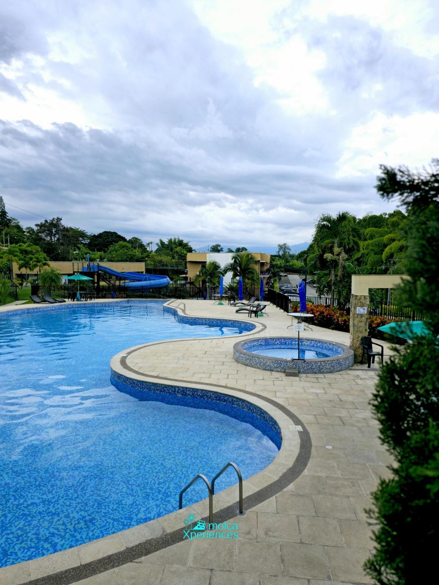 Apartment Privado Vacacional A 5m Del Aeropuerto, 20 Minutos Del Parque Del Cafe Y Centro De Con 4 Piscinas, 3 Jacuzzi, Sauna By Molca Xperiences 3h Armenia (Quindio)