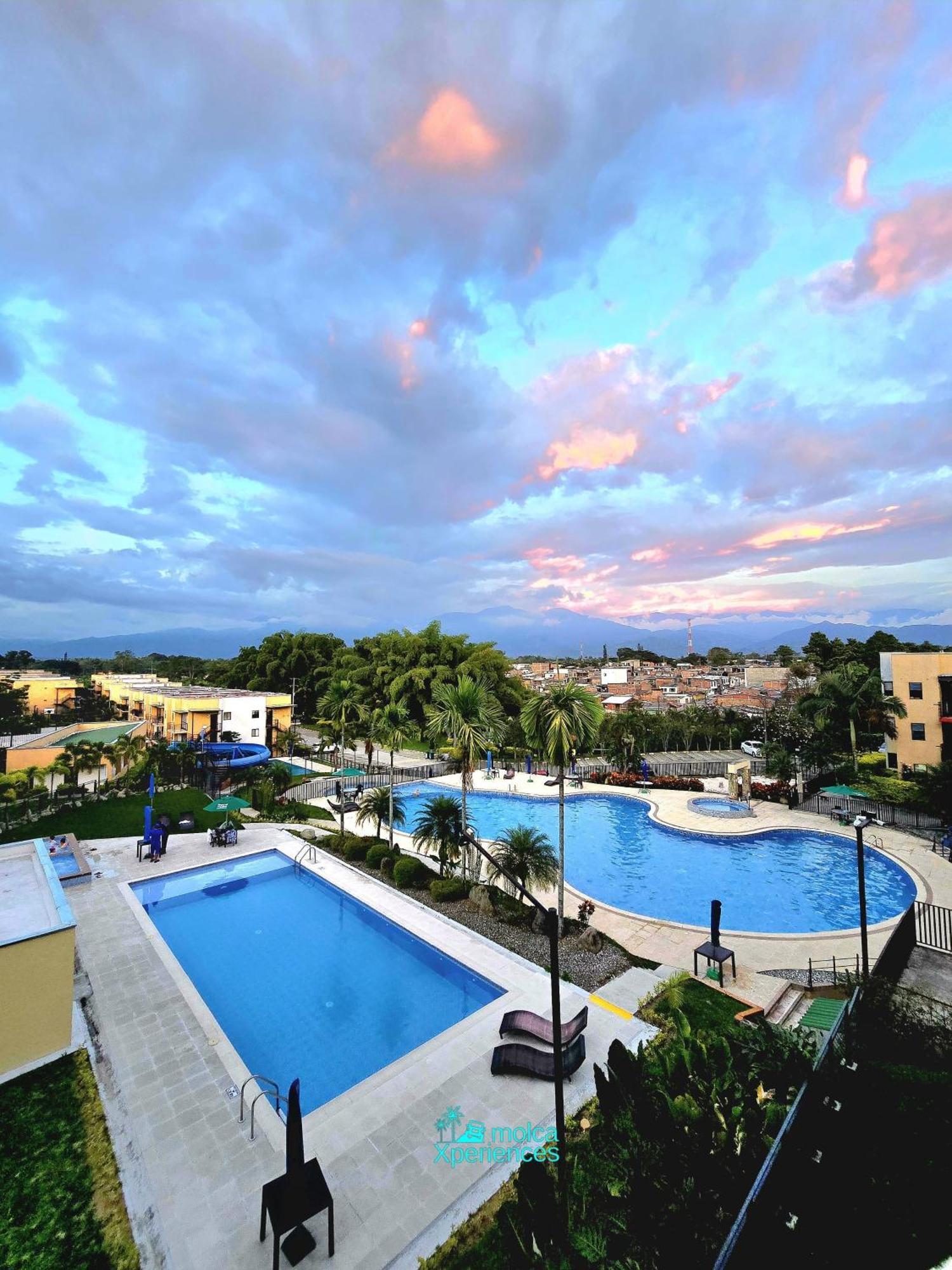 Privado Vacacional A 5m Del Aeropuerto, 20 Minutos Del Parque Del Cafe Y Centro De Con 4 Piscinas, 3 Jacuzzi, Sauna By Molca Xperiences 3h Apartment Armenia (Quindio)