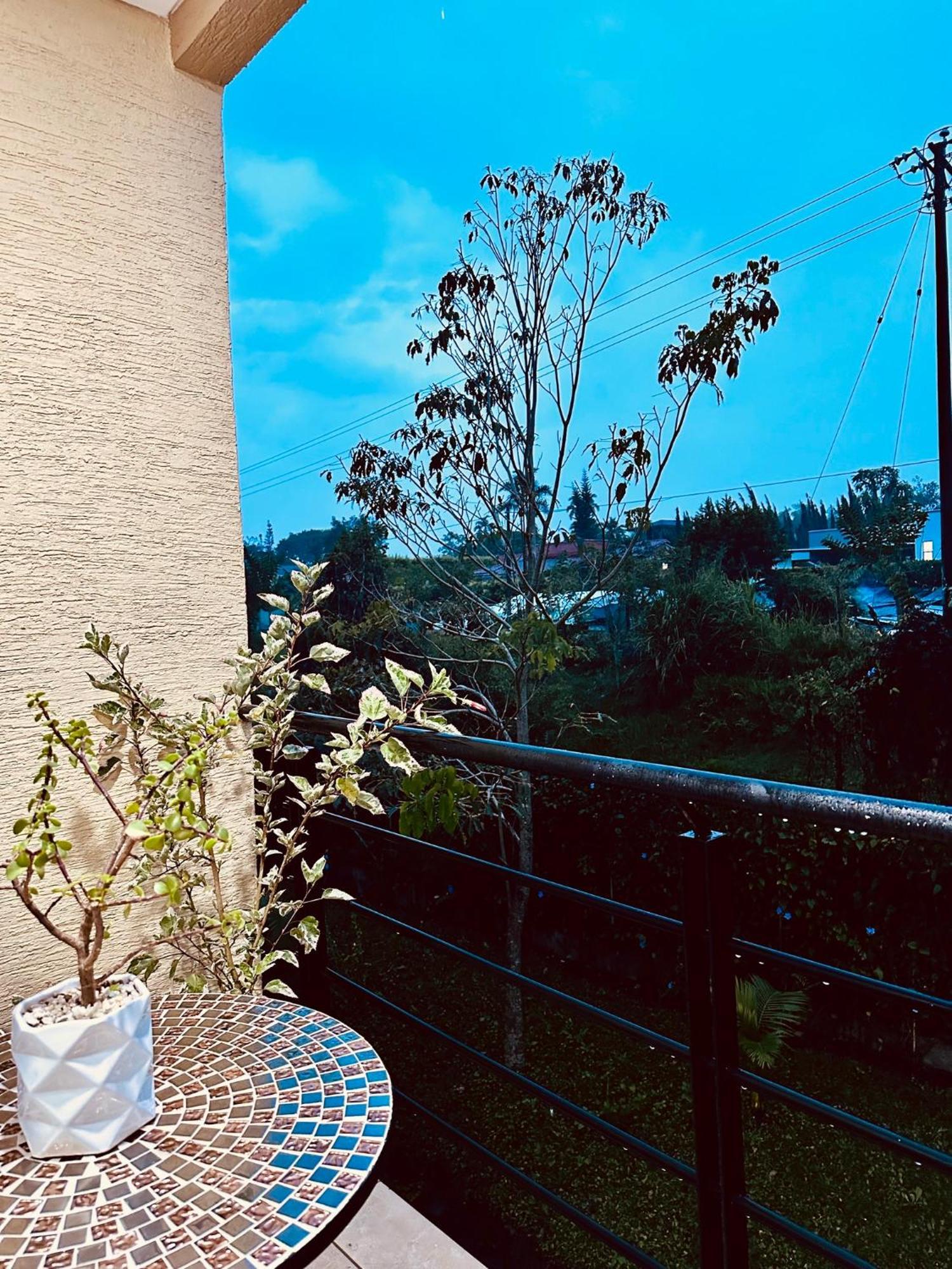 Apartment Privado Vacacional A 5m Del Aeropuerto, 20 Minutos Del Parque Del Cafe Y Centro De Con 4 Piscinas, 3 Jacuzzi, Sauna By Molca Xperiences 3h Armenia (Quindio)