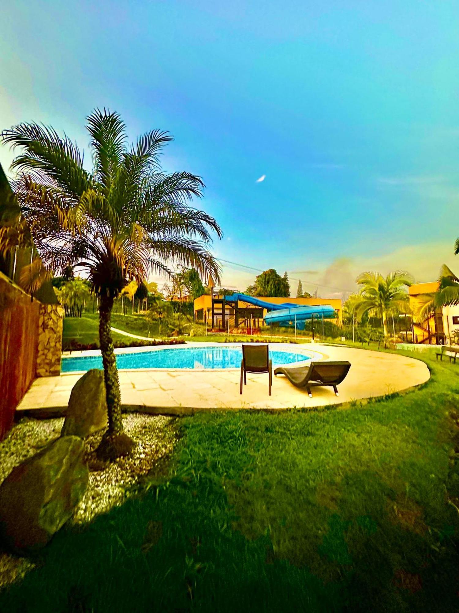 Privado Vacacional A 5m Del Aeropuerto, 20 Minutos Del Parque Del Cafe Y Centro De Con 4 Piscinas, 3 Jacuzzi, Sauna By Molca Xperiences 3h Armenia (Quindio)