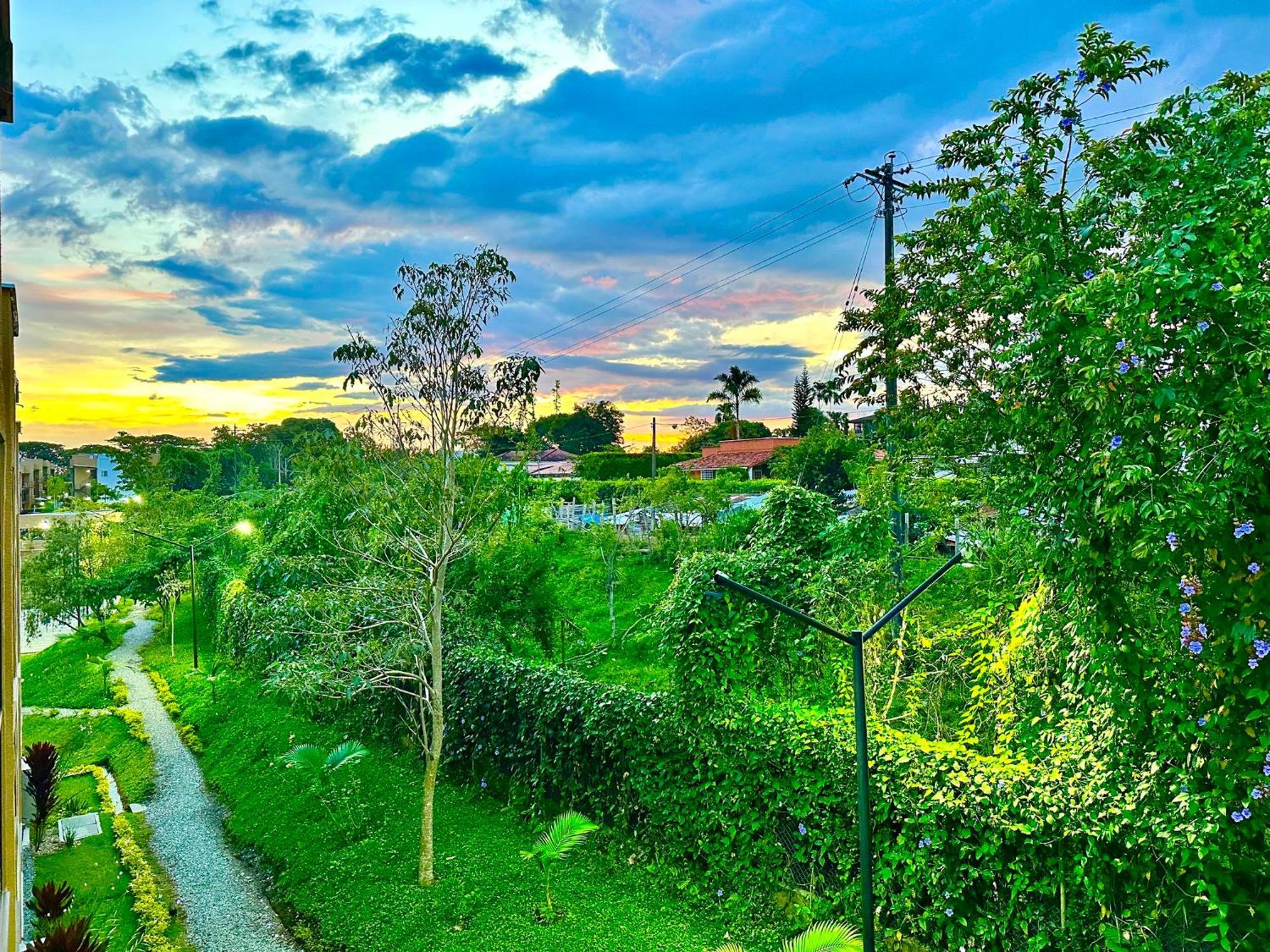 Privado Vacacional A 5m Del Aeropuerto, 20 Minutos Del Parque Del Cafe Y Centro De Con 4 Piscinas, 3 Jacuzzi, Sauna By Molca Xperiences 3h Apartment Armenia (Quindio)